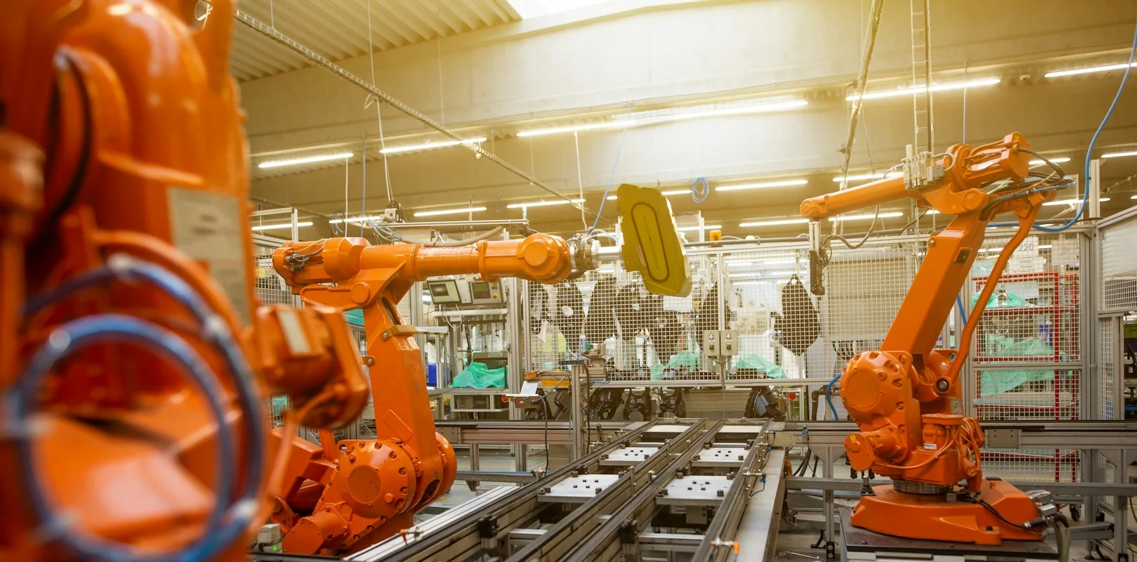 Produktionsanlage mit Industrierobotern