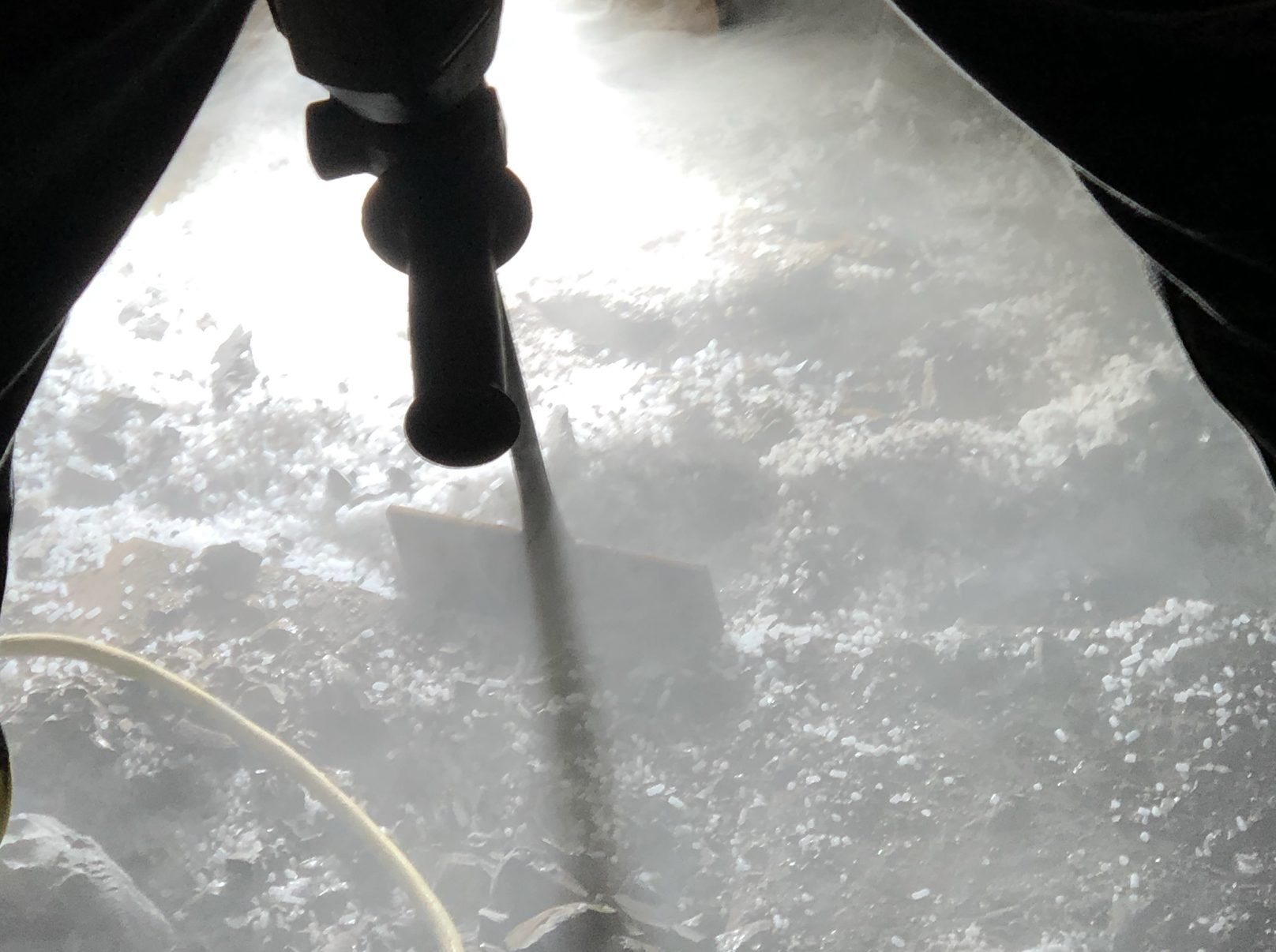 Trockeneisreinigung ohne Wasser und Chemie